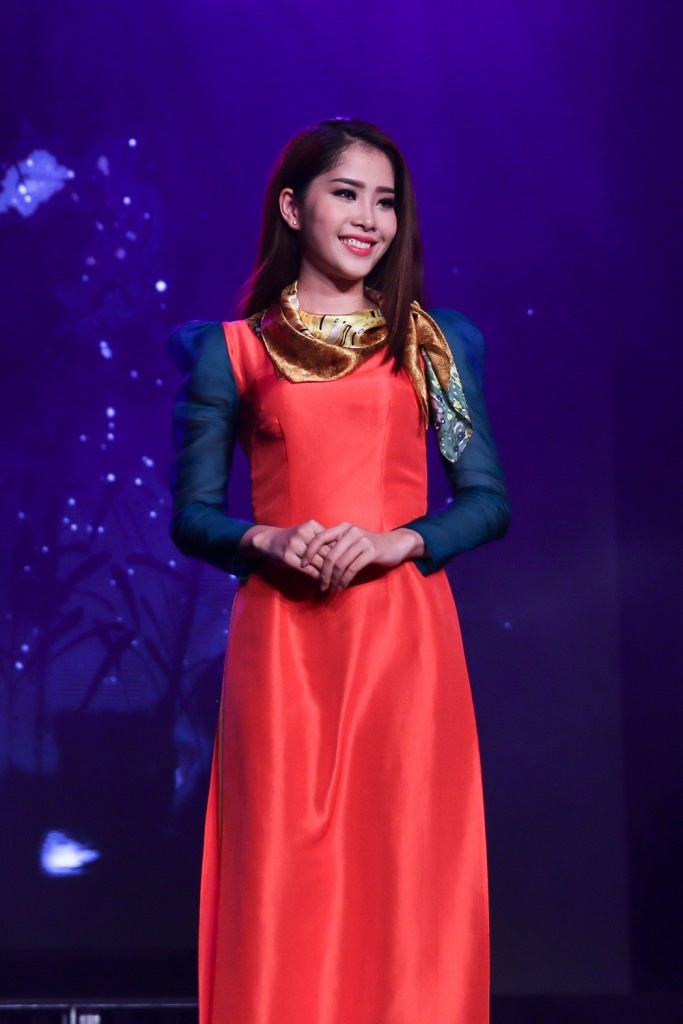 Phạm Hương tái xuất sàn diễn thời trang cùng Thúy Vân, Lan Khuê - 10 Phạm Hương tái xuất sàn diễn thời trang cùng Thúy Vân, Lan Khuê - 10