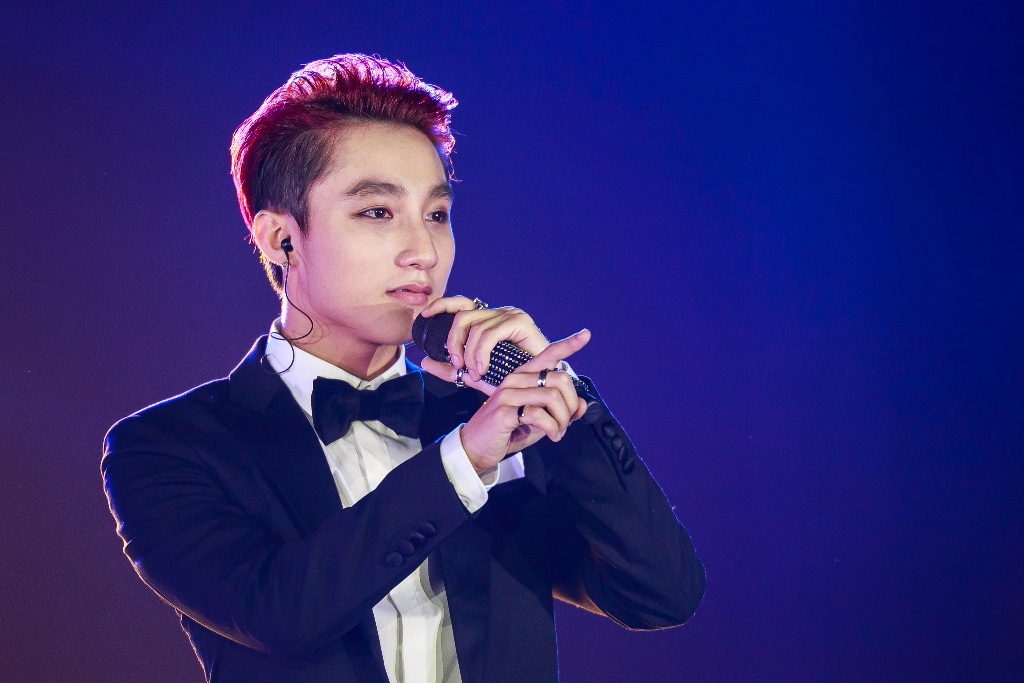 Đêm nhạc khép lại với ca khúc mới nhất được Sơn Tùng M-TP viết riêng cho người hâm mộ mang tên Như ngày hôm qua. 