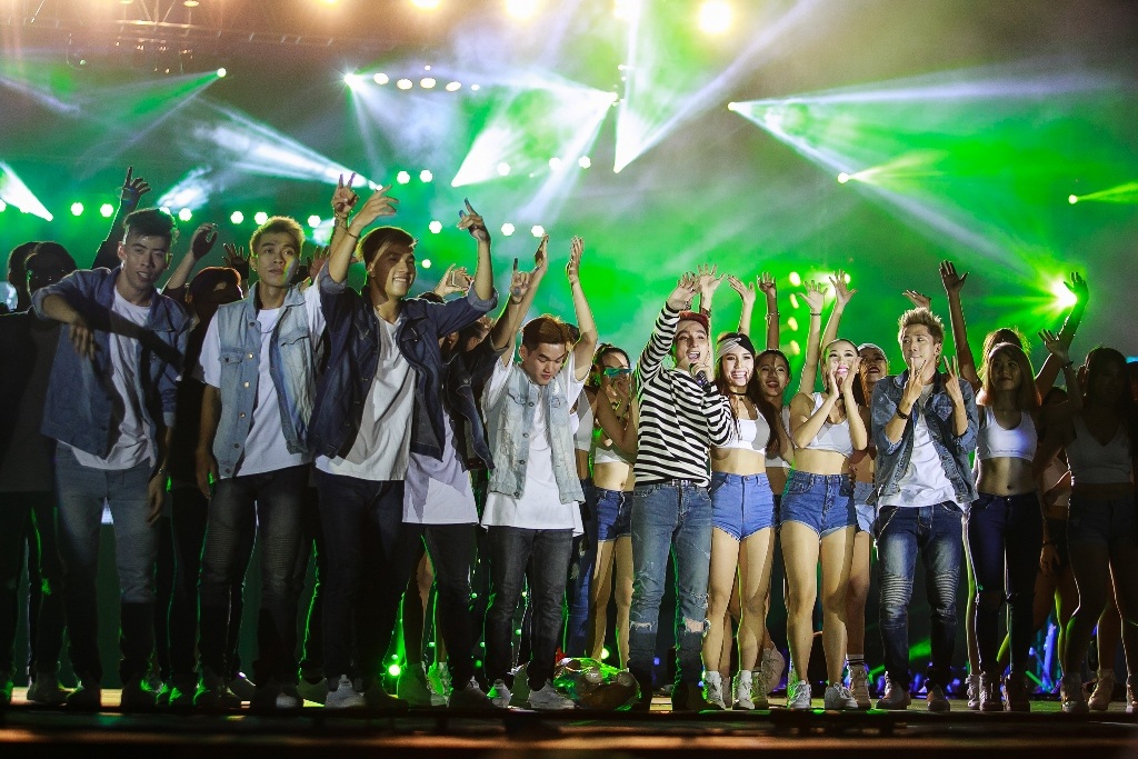 Bài hát thay cho lời cảm ơn của nam ca sĩ dành tặng đến tất cả những khán giả đã luôn ủng hộ anh trên con đường âm nhạc trong hơn ba năm qua.