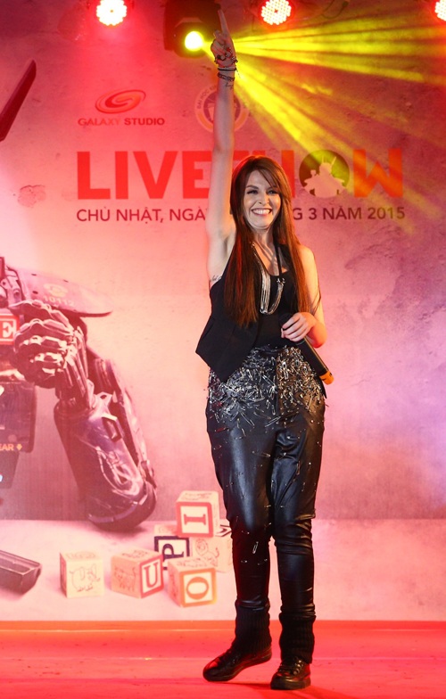Nhìn lại thảm họa thời trang showbiz Việt 2015 - 1 Nhìn lại thảm họa thời trang showbiz Việt 2015 - 1