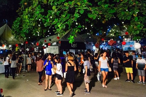 Sài Gòn cuối tuần... Mua sắm cho ngày Tết - 2