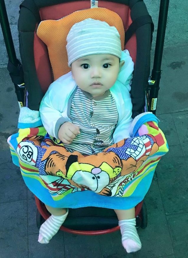 Con trai của Khánh Thi và Phan Hiển rất kháu khỉnh, đáng yêu