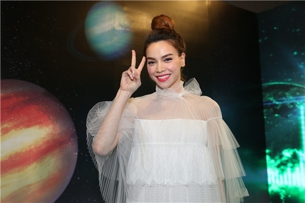 Top 10 sao Việt mặc đẹp tuần qua - 2