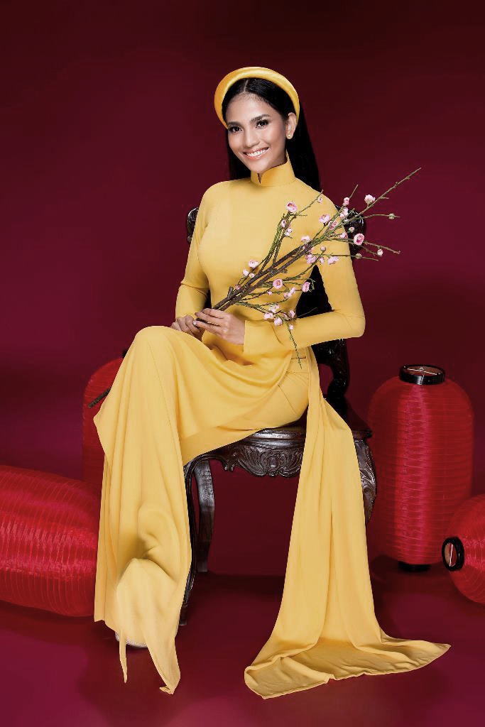 Á hậu Trương Thị May – Luôn hướng về gia đình - 4 Trương Thị May thực hiện bộ ảnh màu trong dịp năm mới với màu vàng, người đẹp cho biết cô tin đây sẽ là màu sắc mang lại may mắn.