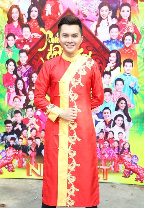 Sao Việt chúc Tết độc giả Dân Trí - 8 Nam Cường xin chúc cho quý độc giả của báo Dân Trí có một năm mới an khang thịnh vượng vạn sự như ý, đắc tài đắc lộc và sẽ luôn thành công trên con đường của mình.