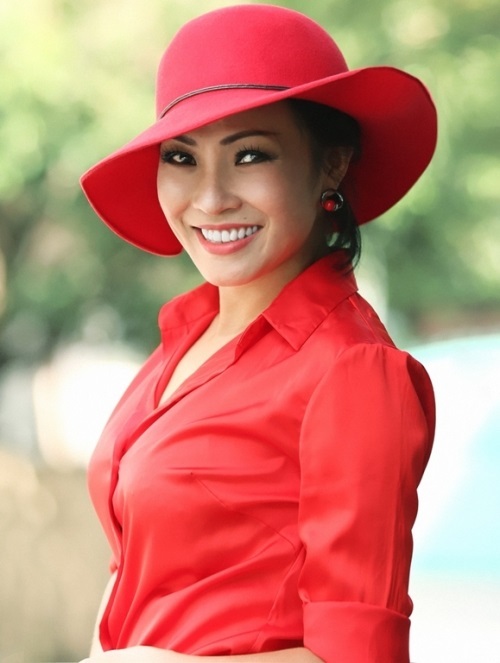 Sao Việt chúc Tết độc giả Dân Trí - 2 
Phương Thanh xin gửi đến quý độc giả của báo Dân Trí một năm mới an khang thịnh vượng phát tài phát lộc, phát tình yêu, phát hạnh phúc và tất cả mọi sự đều như ý.