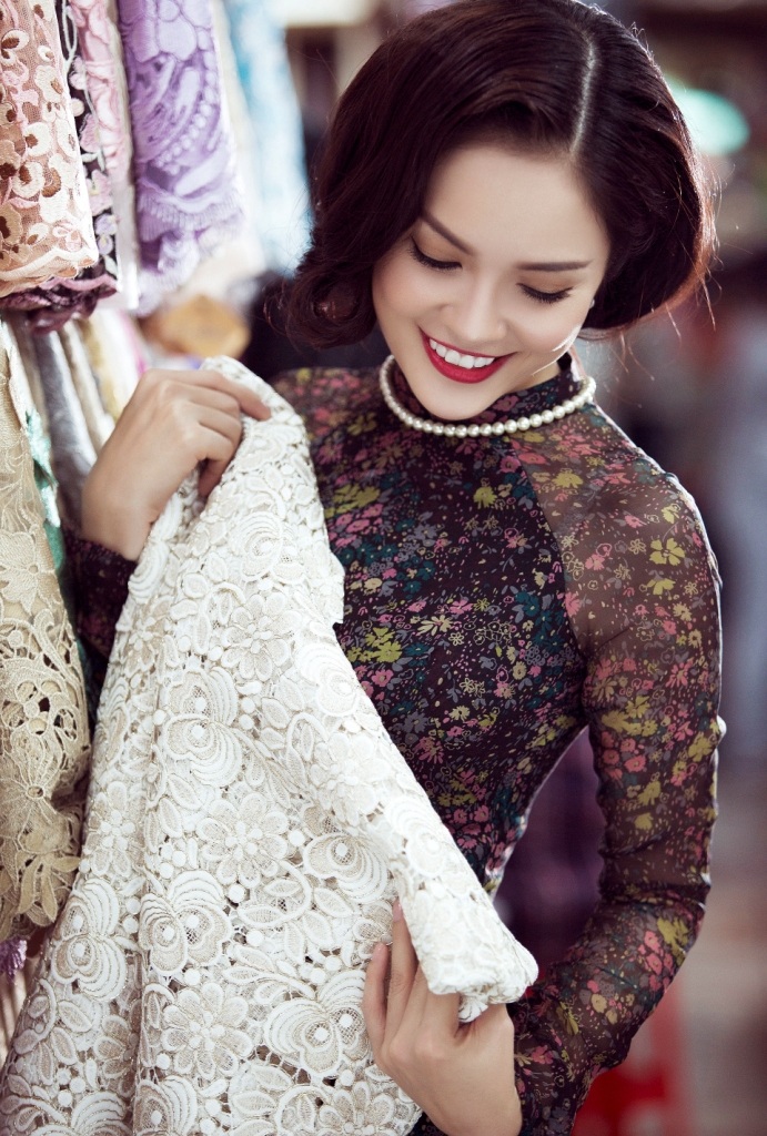 Dương Cẩm Lynh e ấp trong tà áo dài du xuân - 5