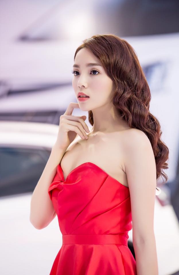 Cận cảnh mặt "mộc" xinh đẹp của 5 hoa hậu Việt - 21 Với phong cách trang điểm nhẹ nhàng, Kỳ Duyên trở nên xinh tươi với nét đẹp trong sáng như lứa tuổi của mình.