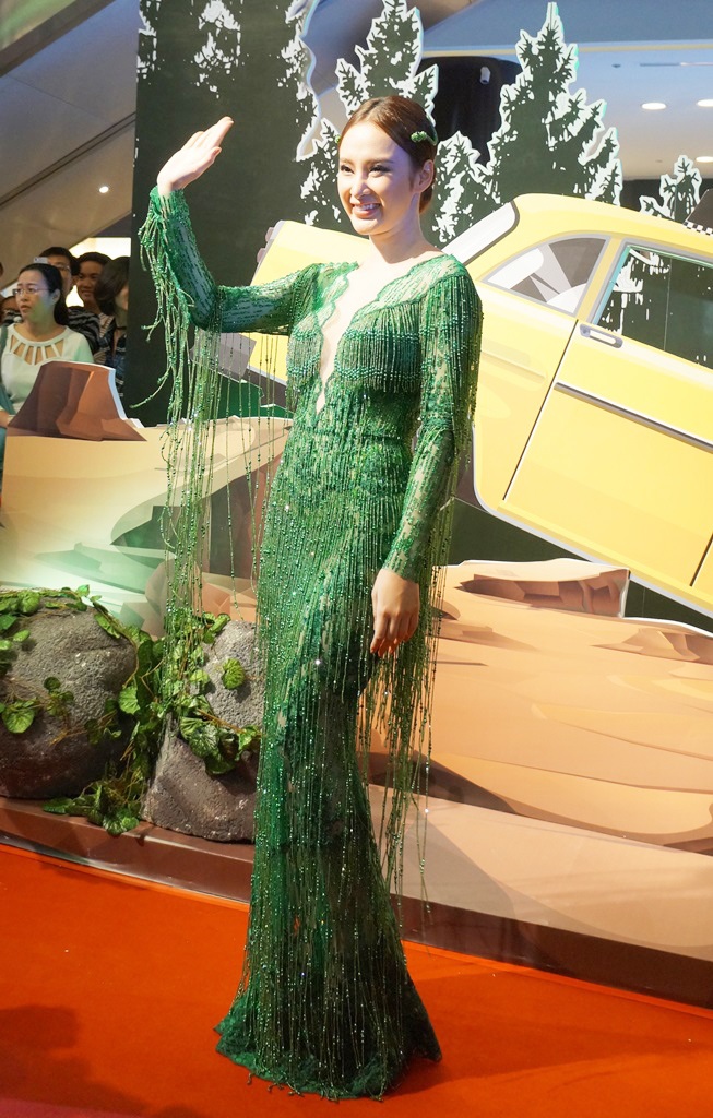 Angela Phương Trinh hóa "Thanh Xà" ra mắt phim mới - 5