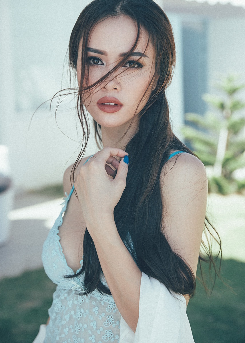 Vũ Ngọc Anh tung ảnh "bốc lửa" với "nội y" - 4