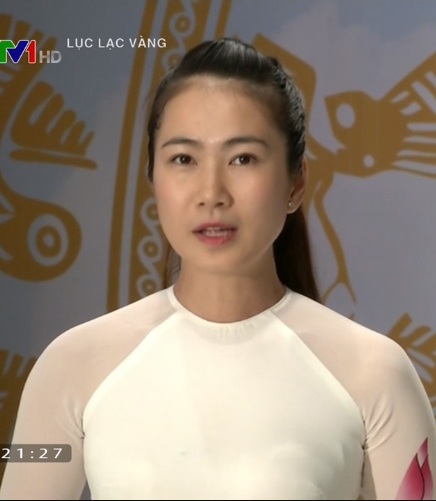 MC Thanh Thảo dẫn dắt một mình, Minh Béo bị cắt sóng "Lục lạc vàng" - 1 MC Thanh Thảo vẫn đảm nhận phần MC mở màn cho chương trình và giao lưu nhân vật