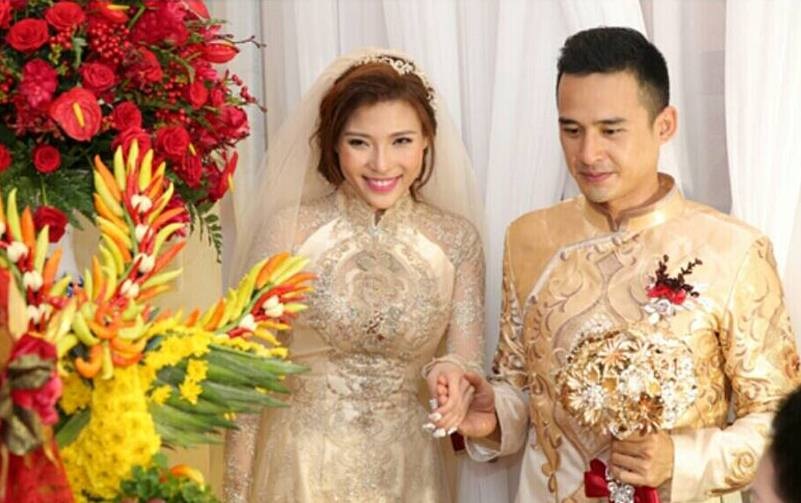 Lương Thế Thành hạnh phúc rước cô dâu Thúy Diễm về quê - 7 Cô dâu và chú rể ra mắt bà con, họ hàng 2 bên. Lương Thế Thành và Thúy Diễm rất xứng đôi