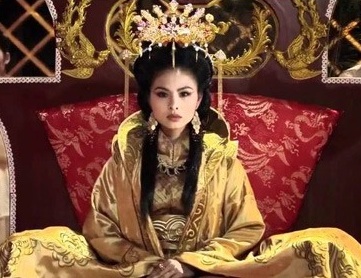 Mỹ nhân Việt nào vào vai cổ trang ấn tượng nhất? - 25 Vân Trang gây ấn tượng mạnh mẽ với vai Tuyên Từ thái hậu, cô lột tả được phong thái của một người phụ nữ quyền lực, uy nghiêm.
