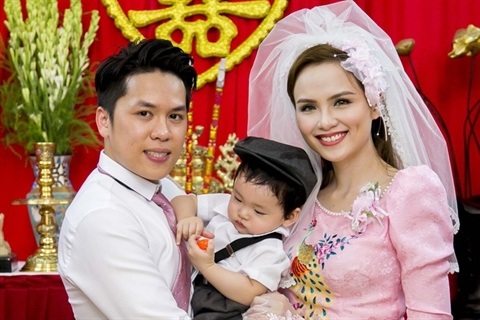 Những sao Việt giới thiệu con trong đám cưới - 5 Những sao Việt giới thiệu con trong đám cưới - 5