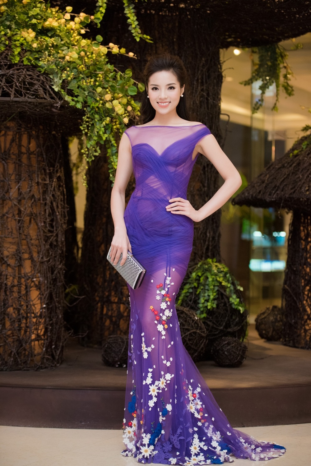 Hoa hậu Pháp khoe sắc cùng người đẹp Việt - 6 Sau 2 năm đăng quang, cùng với rất nhiều áp lực nhưng hoa hậu Kỳ Duyên cũng đã vượt qua và ngày càng trưởng thành hơn.