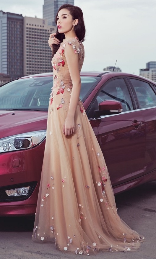 Kỳ Duyên đẹp đôi với Nam vương Văn Sơn - 7