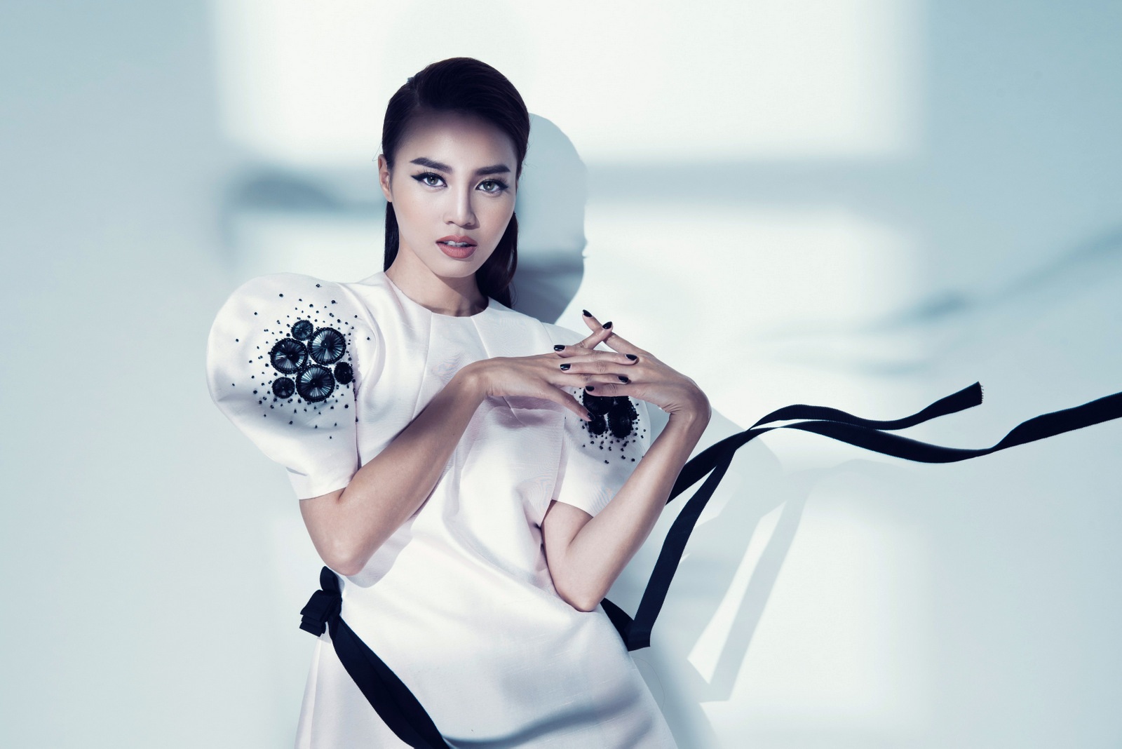 Dự đoán năm 2016 này sẽ là một năm tăng tốc của Lan Ngọc khi cô ngày càng tích cực chăm chỉ để tạo nên nhiều dấu ấn của mình hơn nữa. 