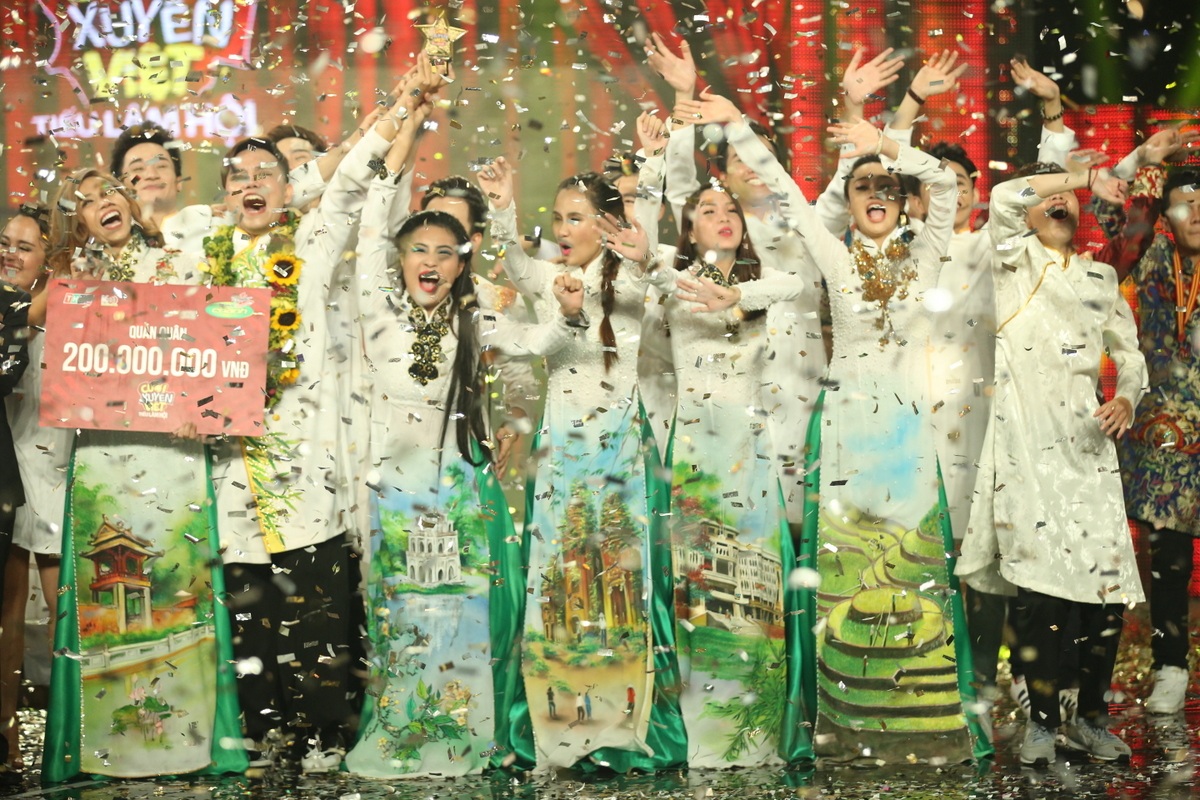 Với giải Quán quân, mỗi đội nhận được phần thưởng là 200 triệu đồng. 3 đội chơi còn lại là C.M.V, Chuồn Chuồn Giấy và Đời, mỗi đội nhận được giải thưởng 100 triệu đồng.