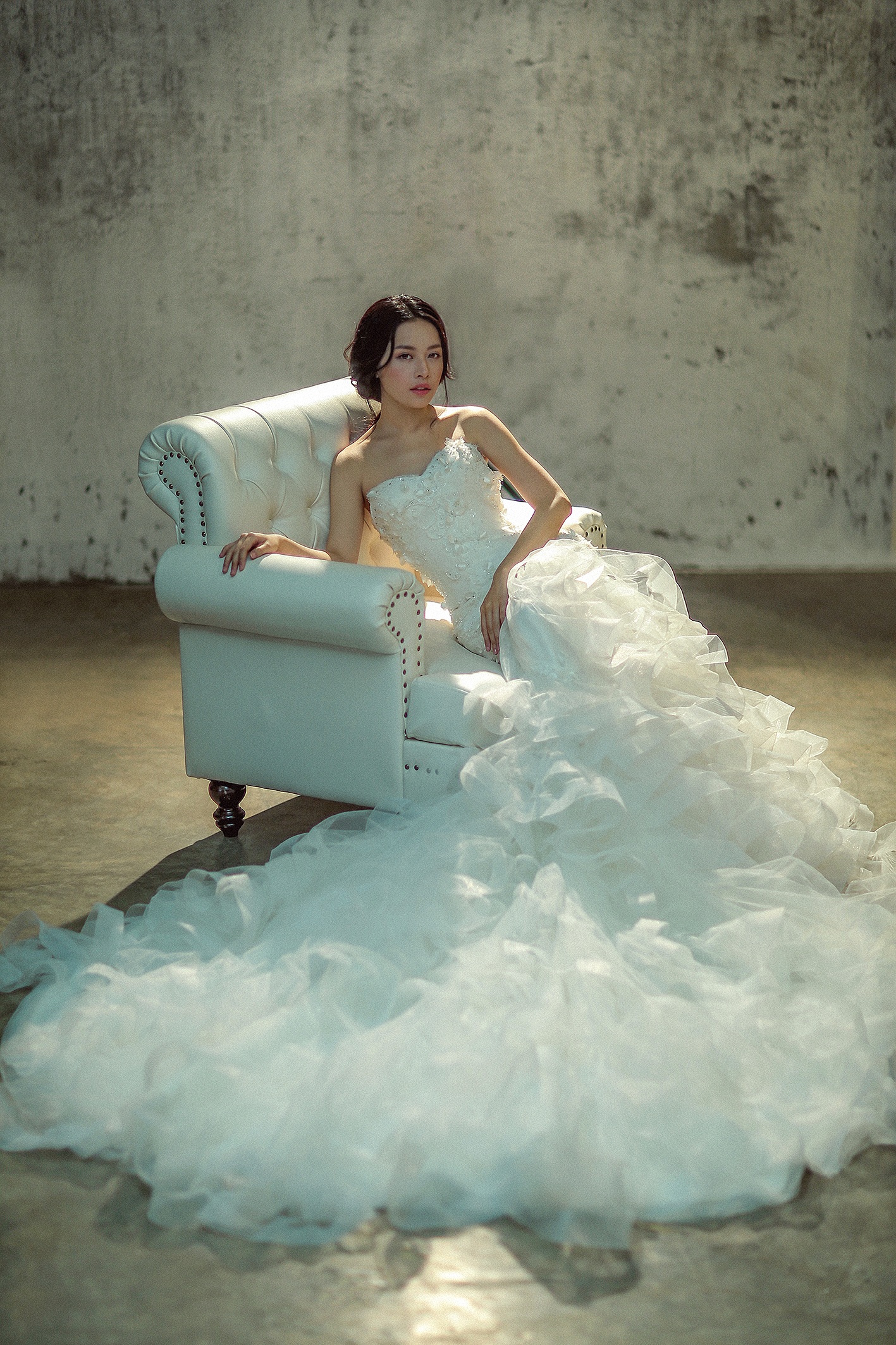 Hoa hậu Ngọc Châu quyến rũ khi mặc váy cưới | Báo Gia Lai điện tử