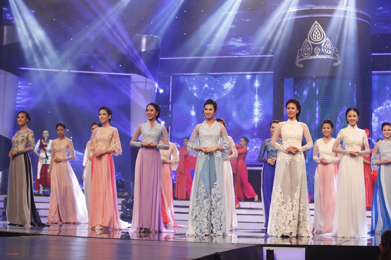 Những khoảnh khắc đẹp đêm chung kết Hoa khôi áo dài - 40