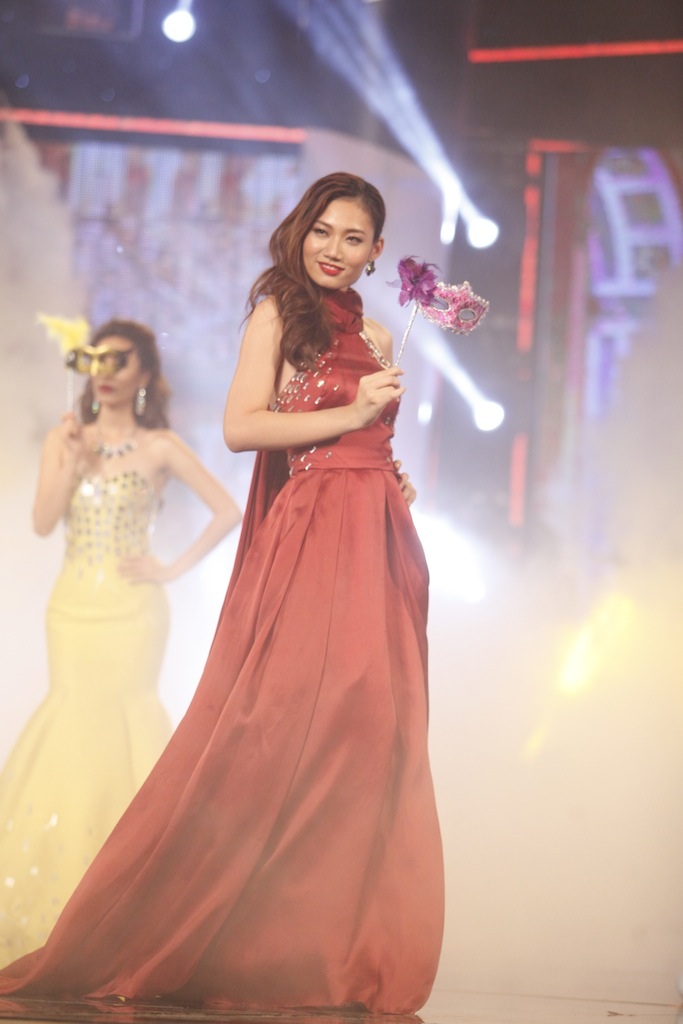 Những khoảnh khắc đẹp đêm chung kết Hoa khôi áo dài - 38