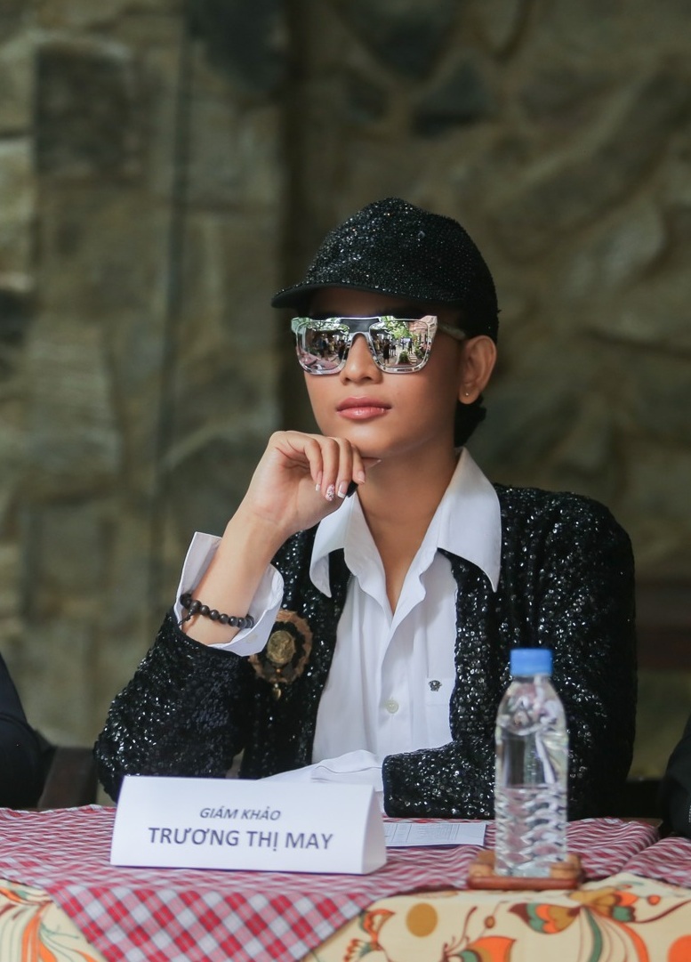 Trương Thị Mây "cực ngầu" thể hiện phong cách nam tính - 7 Trương Thị Mây "cực ngầu" thể hiện phong cách nam tính - 7