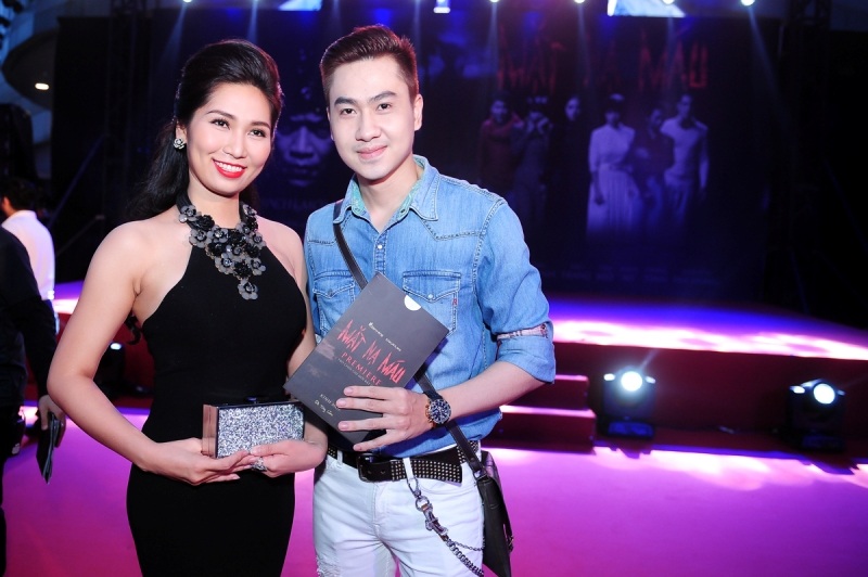 Dương Cẩm Lynh bất ngờ lộ bụng bầu trong buổi ra mắt phim - 13 Tùng Lâm