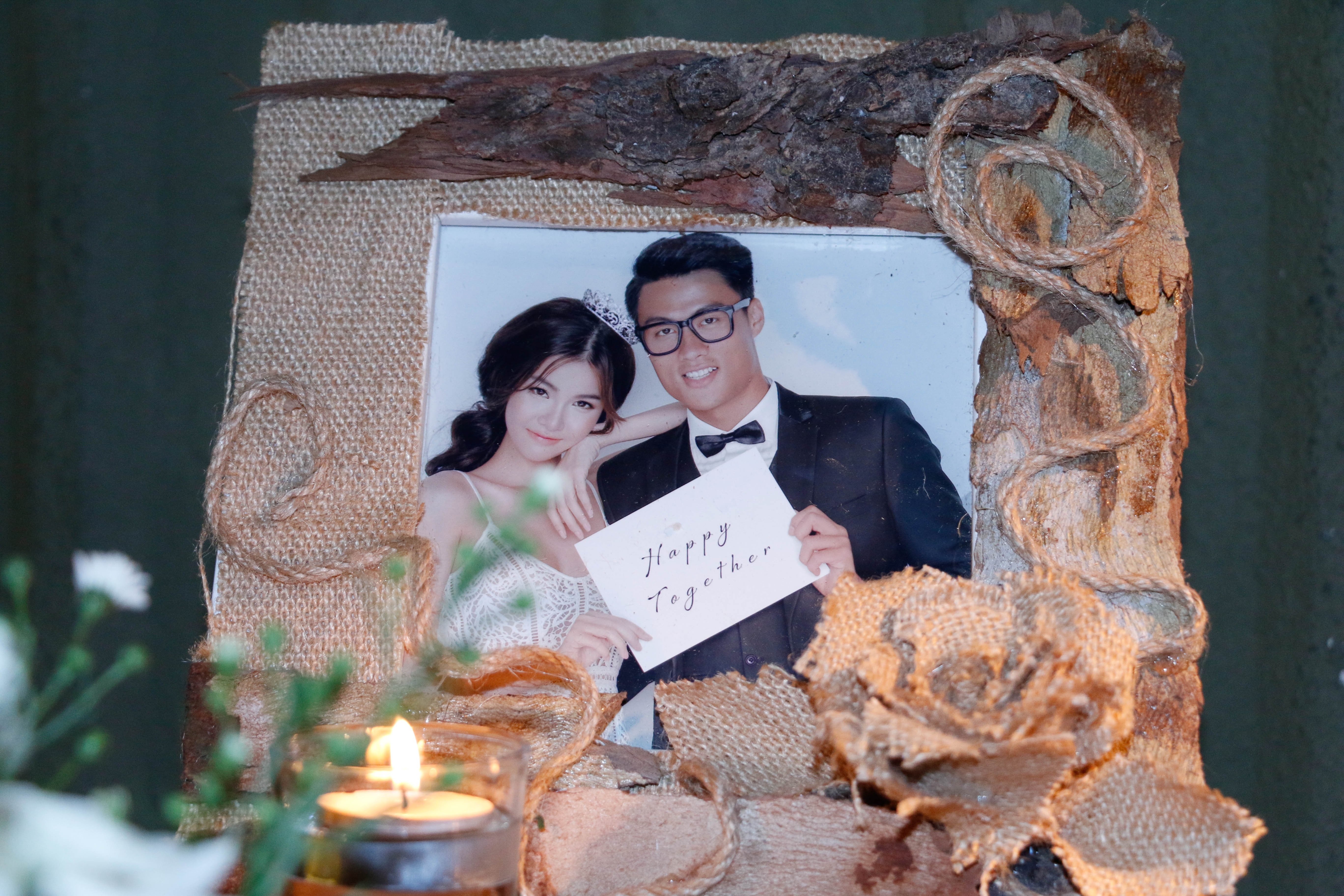 Kỳ Hân và Mạc Hồng Quân hôn nhau say đắm trong lễ đính hôn - 5