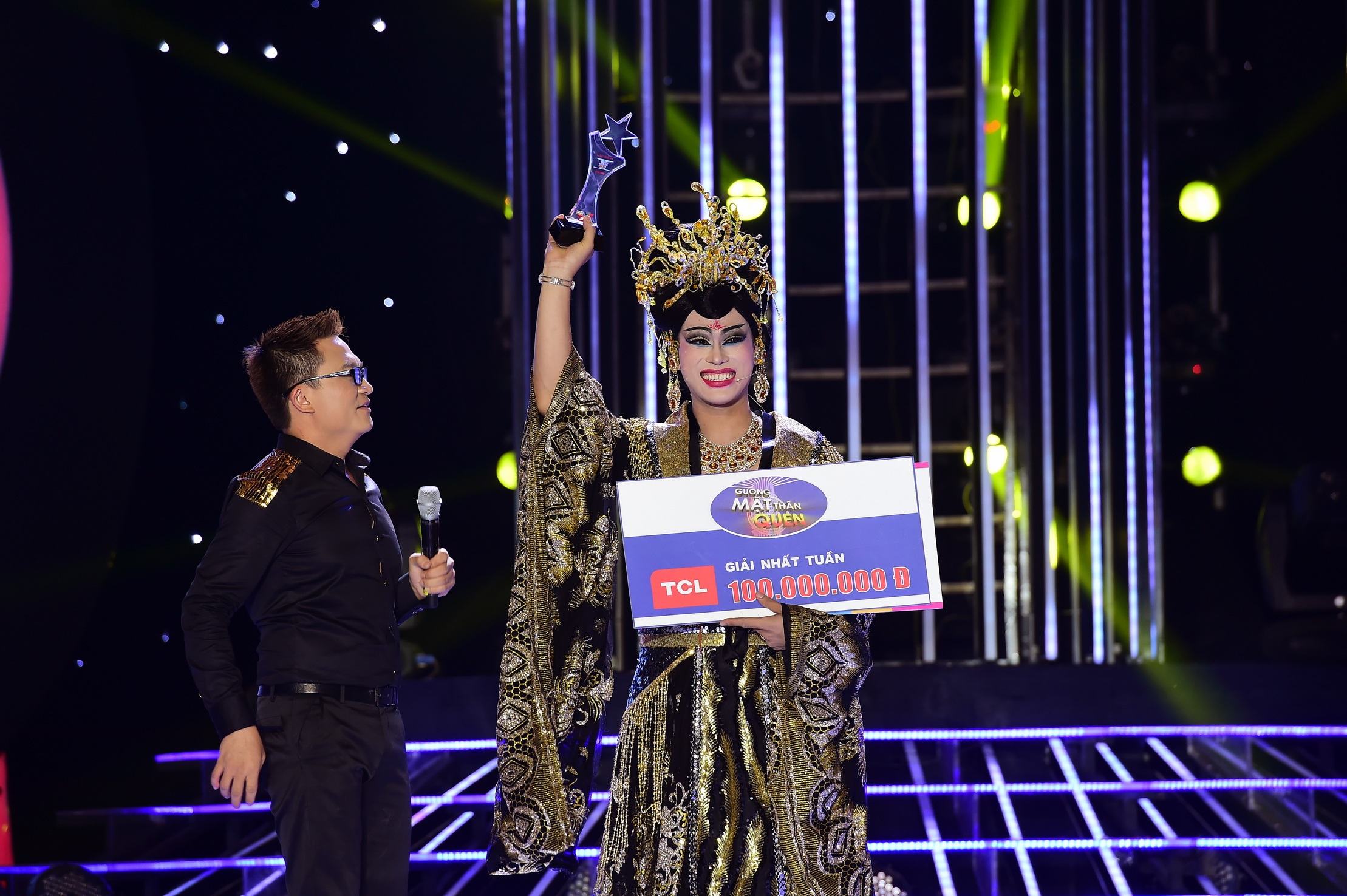 Kết thúc đêm liveshow 11, Phan Ngọc Luân đã giành chiến thắng chung cuộc thuyết phục.