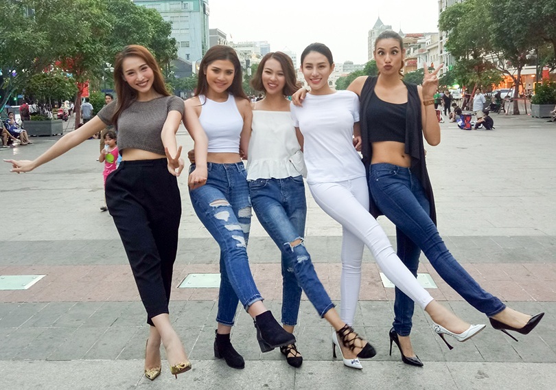 Team Hồ Ngọc Hà gây "náo loạn" phố đi bộ - 6