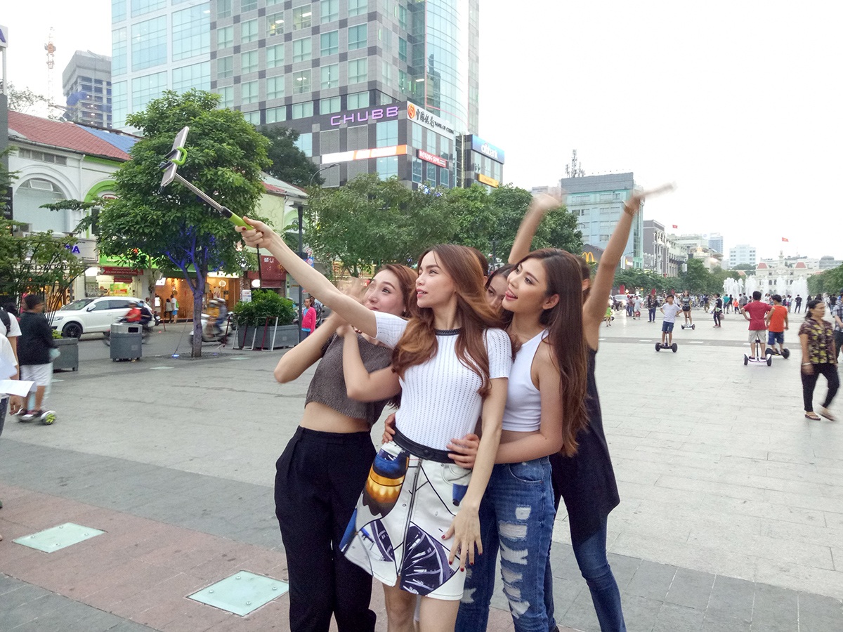 Cả team đã có những khoảnh khắc thư giãn cùng nhau hội ngộ mặc dù có những thành viên đã rời xa team ở mỗi tập khác nhau.