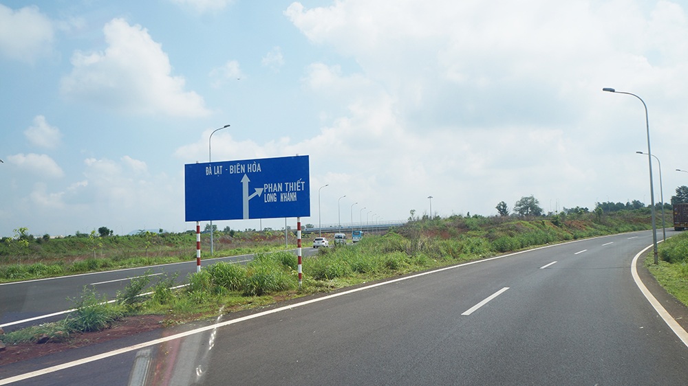 Đường cao tốc Long Thành - Dầu Giây đã rút ngắn khoảng cách từ Sài Gòn về Long Khánh hơn 1 giờ