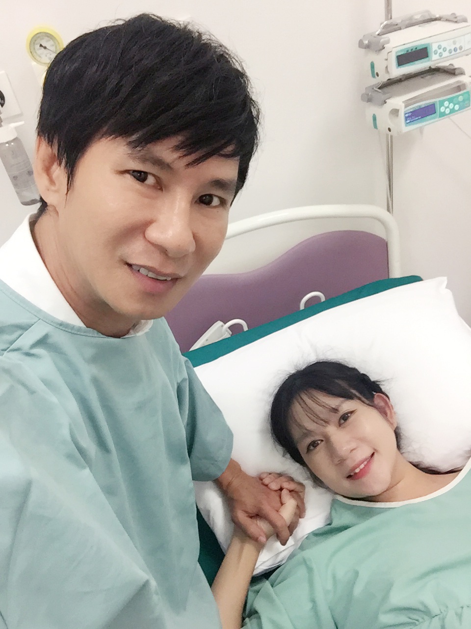 Vợ chồng Lý Hải hạnh phúc khoe quý tử mới sinh - 1