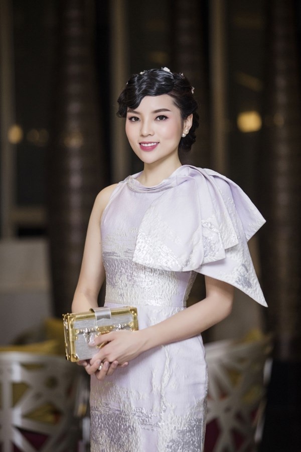 Điểm lại loạt scandal khiến hoa hậu Kỳ Duyên khổ sở - 3 Điểm lại loạt scandal khiến hoa hậu Kỳ Duyên khổ sở - 3