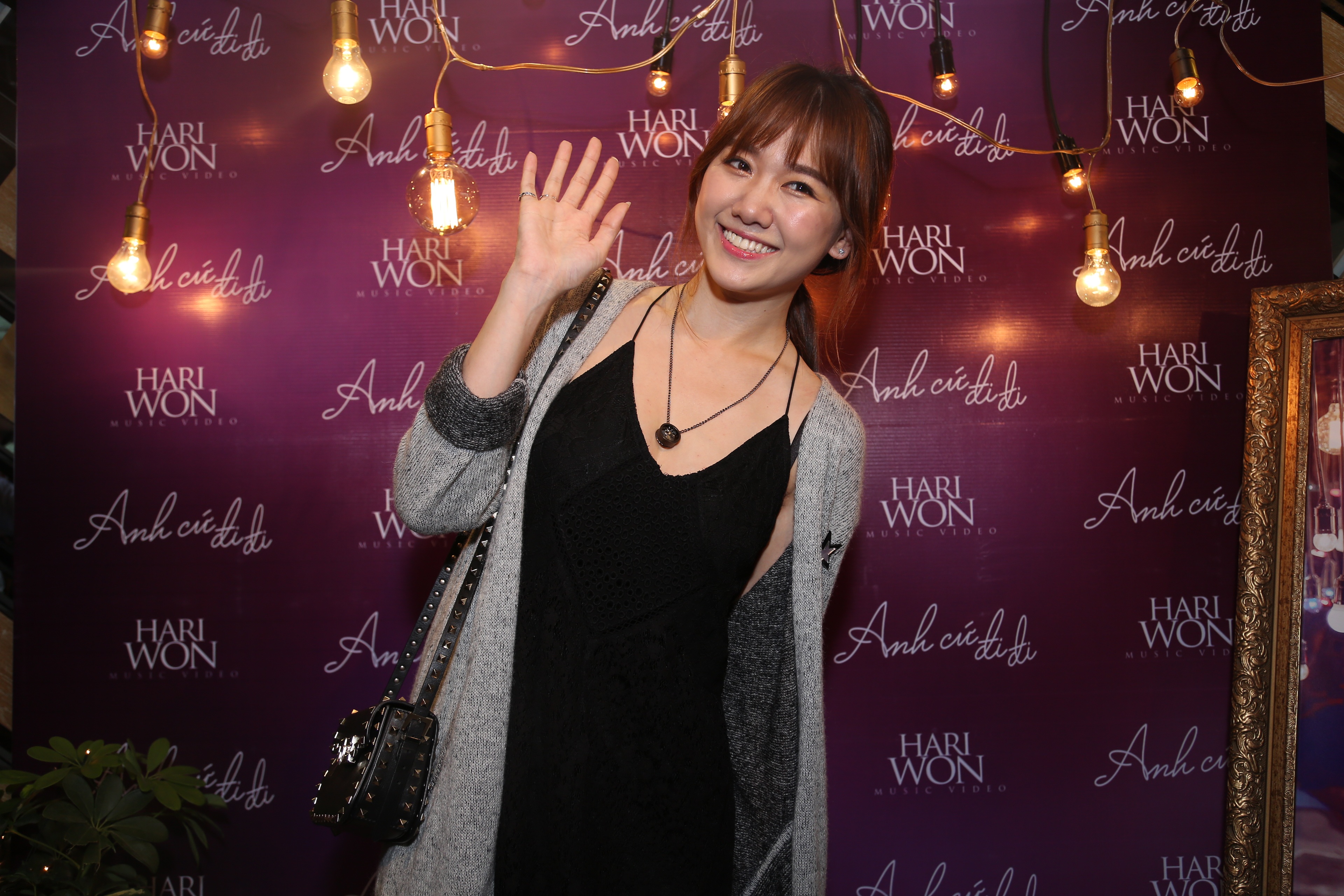 Choáng vì hành động lãng mạn Trấn Thành dành cho Hari Won - 1