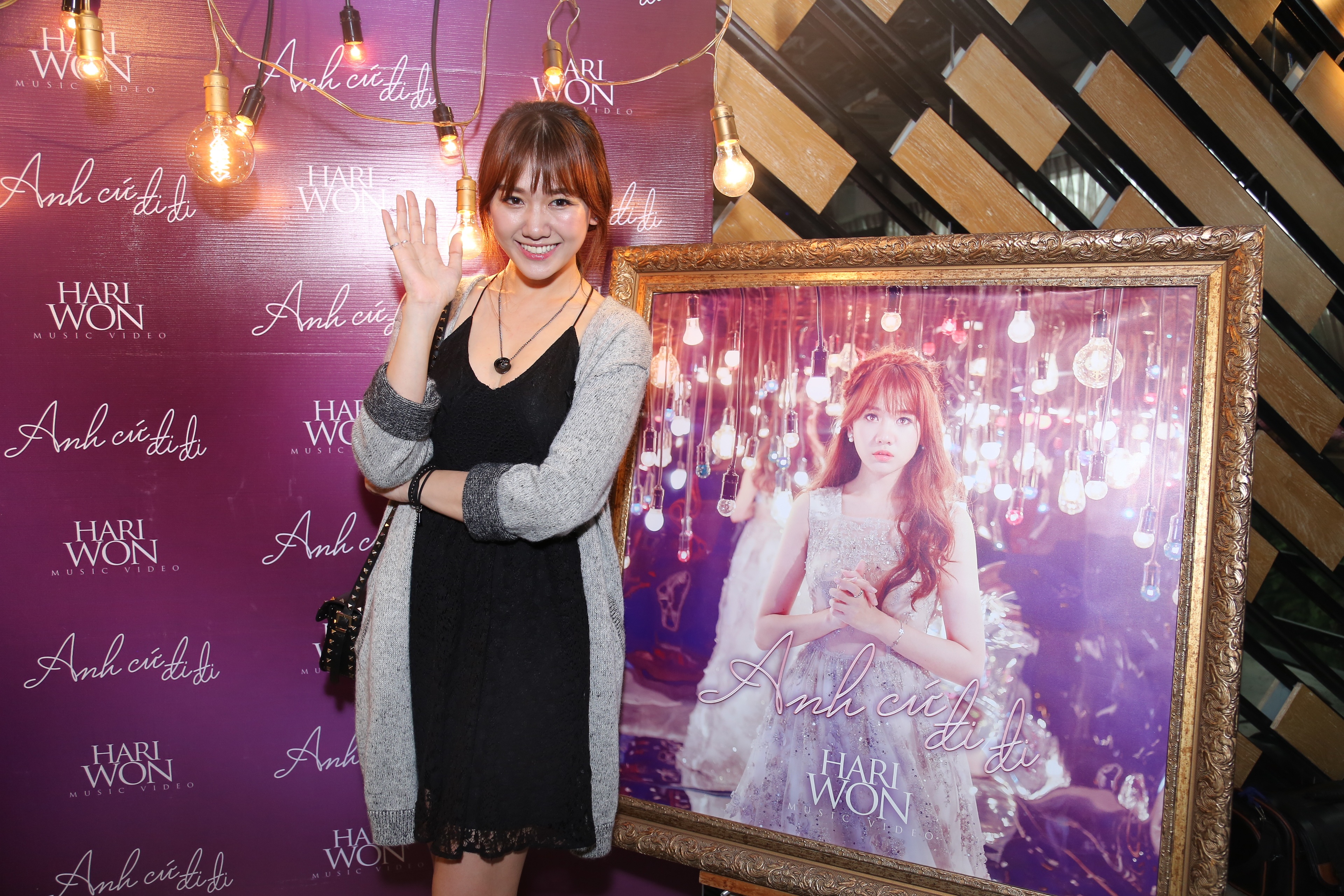 Hari xuất hiện tươi tắn sau khi trở về từ Mỹ sau chuyến lưu diễn khá ồn ào