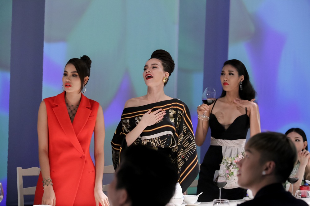 Mặc cho Phạm Hương thuyết phục, Hà Hồ vẫn loại An Nguy - 6 Cả 3 huấn luyện viên đều khá căng thẳng và hồi hộp trước phần thi của đội mình