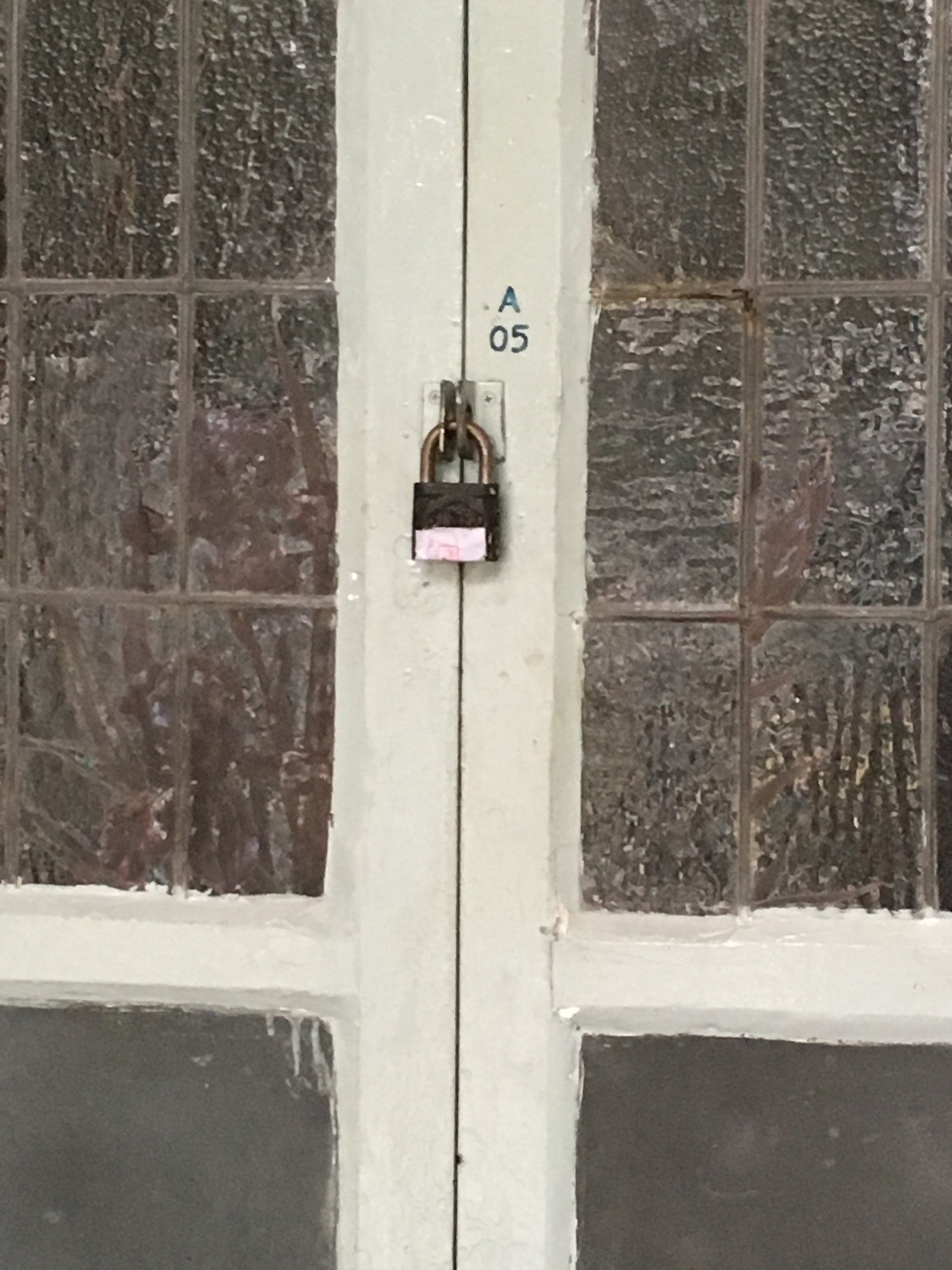 Hết triển lãm, những bức tranh giả vẫn chưa biết "đi về đâu" - 5