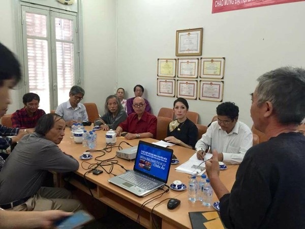 Bảo tàng “bất lực” khi phải trả 17 bức tranh giả - 6 Cuộc họp Hội đồng thẩm định ngày 19/7 tại bảo tàng TPHCM chỉ có chức năng thẩm định tranh giả, những việc còn lại hội đồng hoàn toàn không có chức năng nào để can thiệp (Ảnh: Ngô Hương)