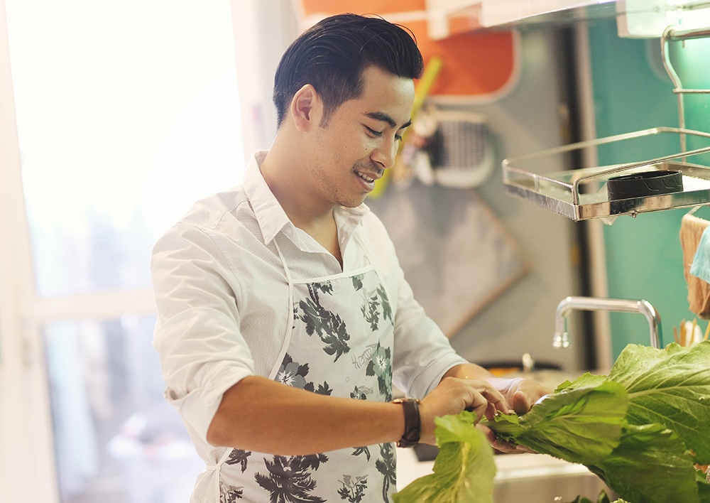 Và tự tay chuẩn bị một bữa cơm cho người yêu của mình