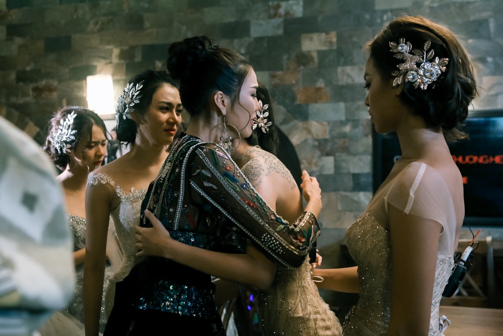 Lan Khuê nức nở bỏ về khi Phạm Hương thẳng tay loại thí sinh của mình - 4 Lan Khuê nức nở bỏ về khi Phạm Hương thẳng tay loại thí sinh của mình - 4