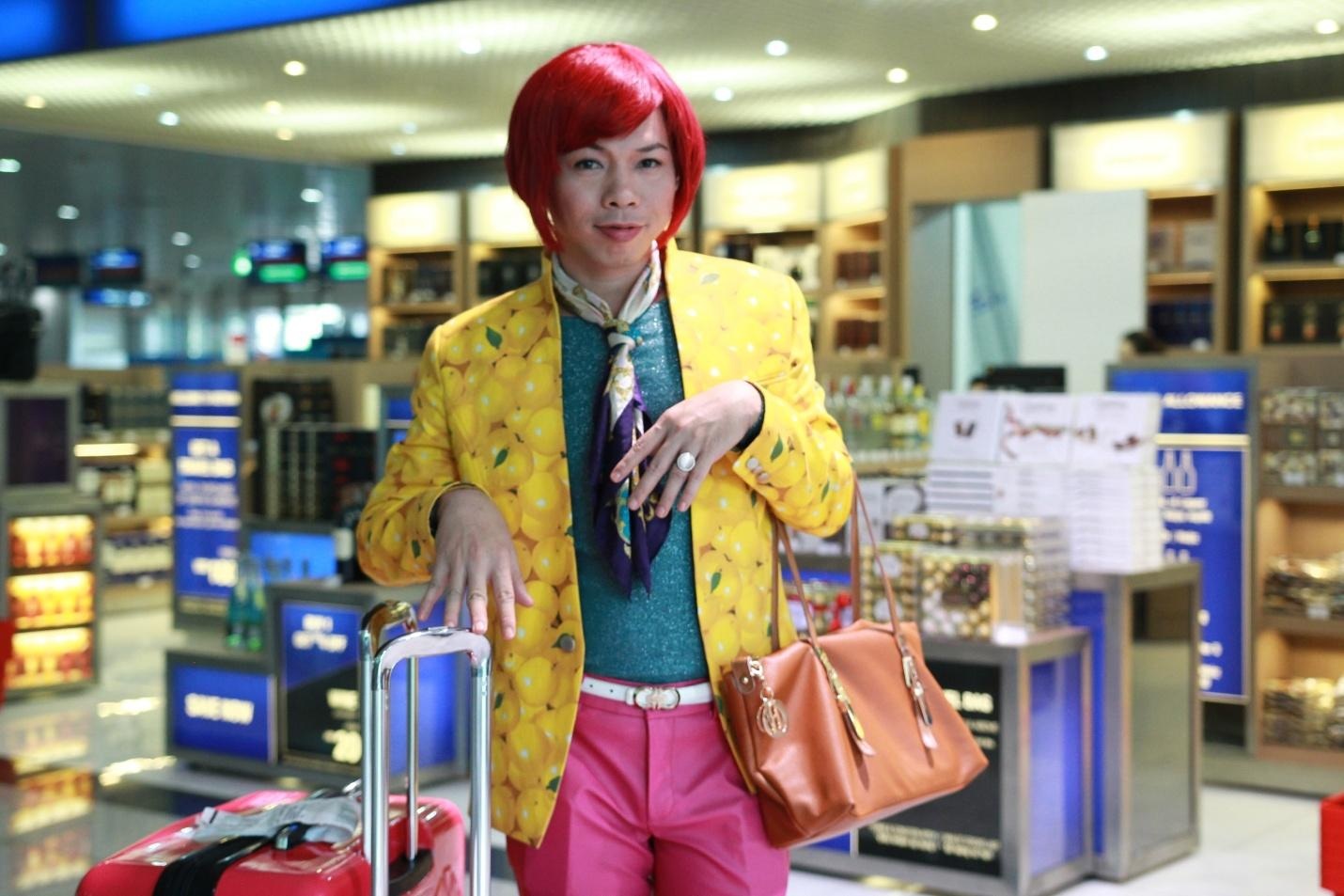 Top 5 sao nam giả gái thành công nhất của showbiz Việt - 12 Chị Hội là vai diễn ghi đậm dấu ấn của Thái Hòa trong lòng khán giả bở sự duyên dáng và đáng yêu. Trái ngược hoàn toàn với hình ảnh thật của Thái Hòa ngoài đời.