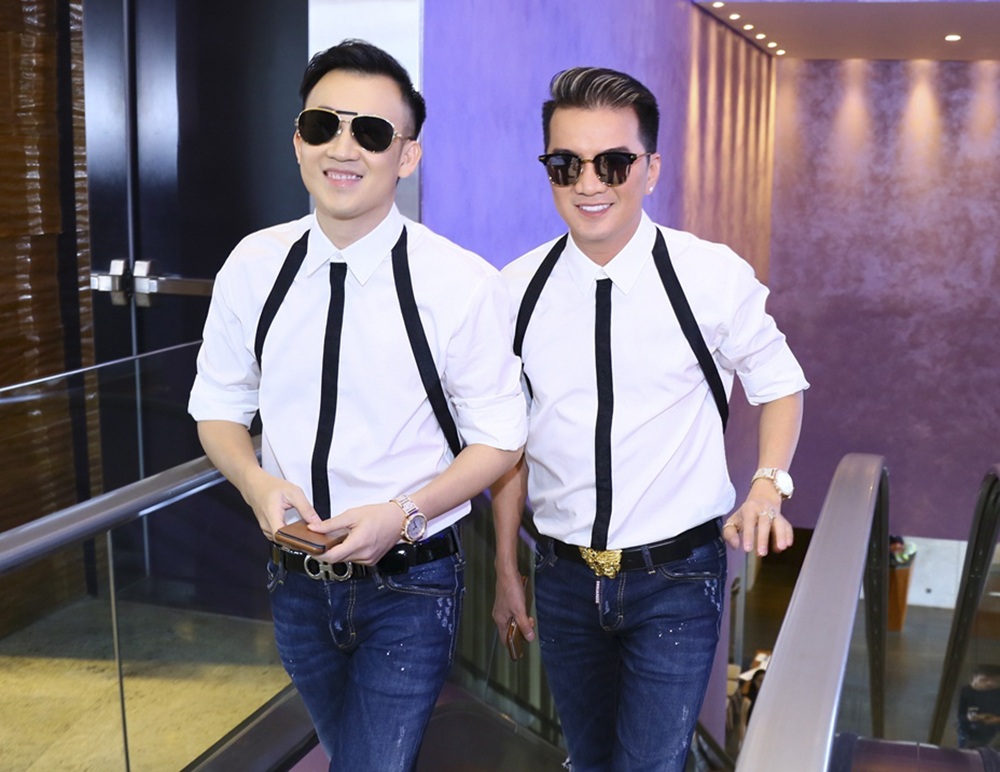 Dương Triệu Vũ và Đàm Vĩnh Hưng diện trang phục cặp đôi khi xuất hiện cùng nhau trong chương trình.