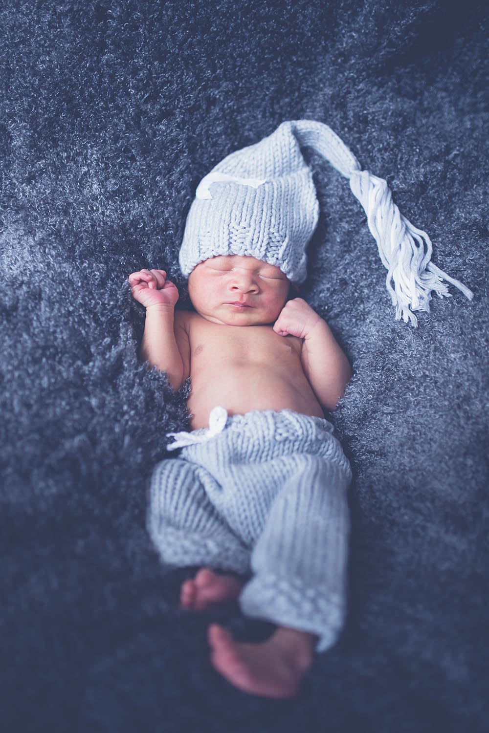 Khoảnh khắc ngộ nghĩnh quý tử nhà Lý Hải tròn 10 ngày tuổi - 3 Nhưng bé Mio được khen có sống mũi cao, gương mặt trông tây hơn.