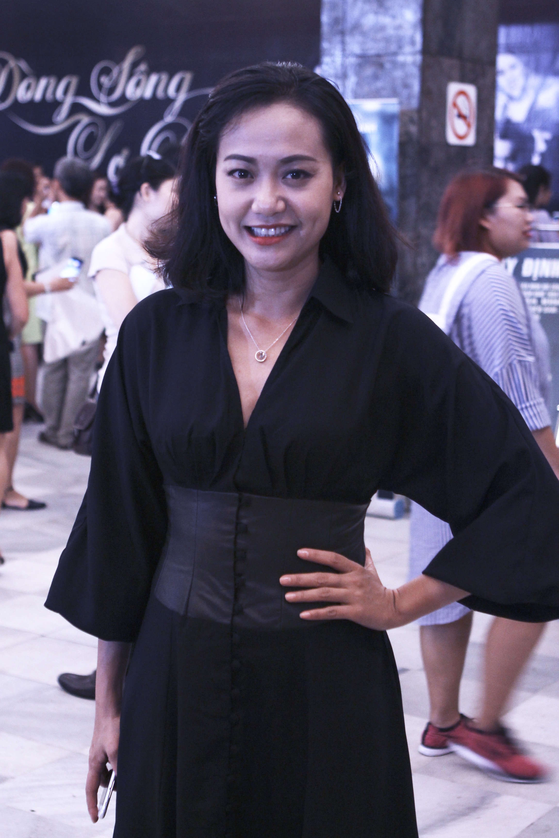 Thu Phương xúc động khi ôm “người đàn ông đặc biệt” - 18 Diễn viên Hồng Ánh