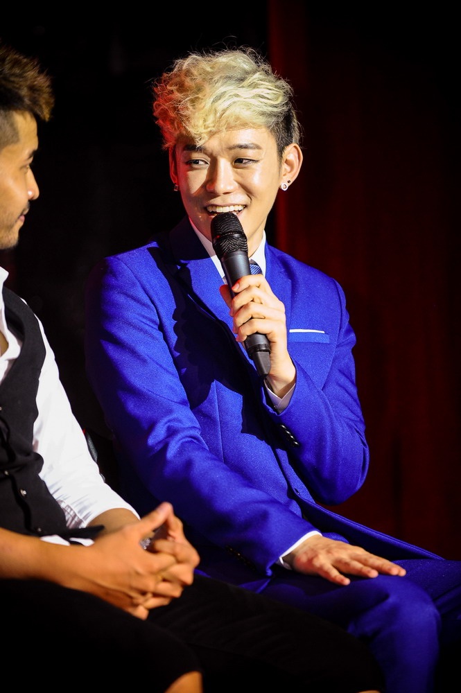 Gặp chàng ca sĩ Hàn Quốc đầu tiên gia nhập showbiz Việt - 2 Jis sở hữu ngoại hình đẹp, giọng hát lẫn phong cách đậm chất Kpop và anh thông thạo 3 ngôn ngữ Hàn Quốc, tiếng Anh và tiếng Việt, dù chỉ mới đến Việt Nam một thời gian ngắn.