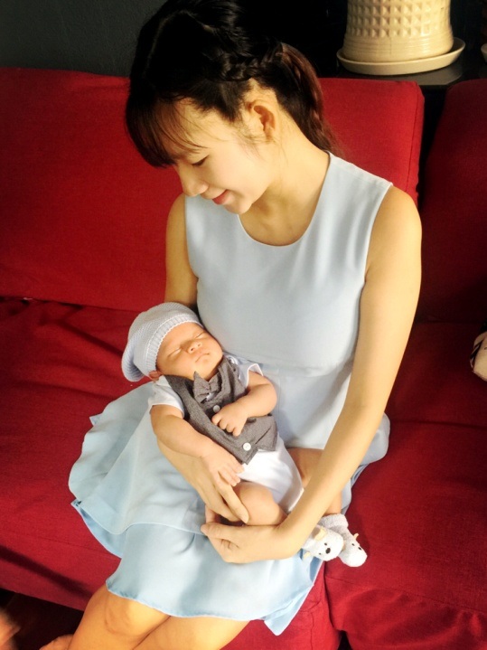 Lý Hải khoe ảnh đầy tháng con trai - 10 Thời gian này, Lý Hải cũng đang giảm dần tần suất xuất hiện ở các sân khấu để tập trung cho việc viết kịch bản phim mới dự kiến sẽ bấm máy trong 2 tháng nữa.