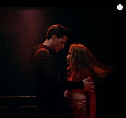 Ngọc Trâm The Voice từ trong sáng đến sexy hết cỡ - 3 Hình ảnh nóng bỏng của Ngọc Trâm trong sự trở lại lần này. Cô diện những thiết kế cắt xẻ sâu, hở sườn và độ ngắn dễ gắn mác 18+ nếu không tiết chế.