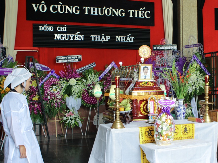 MC Quỳnh Hương thương tiếc sự ra đi đột ngột của nhạc sĩ Thập Nhất - 2 Con trai nhạc sĩ Thập Nhất