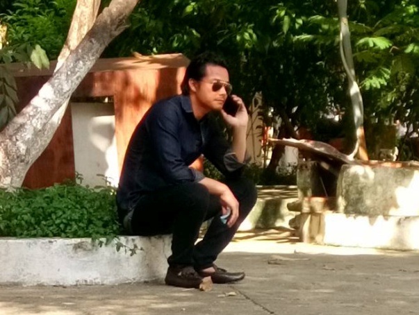 Ca sĩ Minh Thuận được chuyển ra khỏi phòng săn sóc đặc biệt - 7 Diễn viên Quách Ngọc Ngoan đến thăm Minh Thuận vào chiều ngày 06/09.